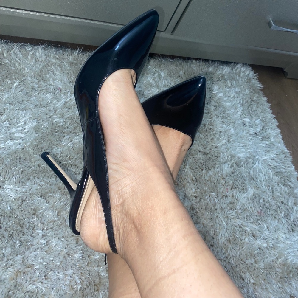 IVANKA TRUMP Black Patent Leather Slingback Pointed Toe Stiletto Heelsl